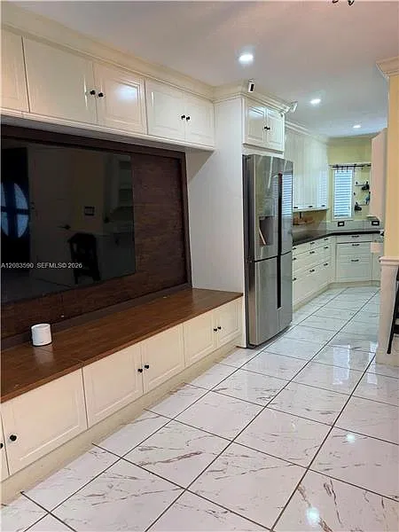 3 bed, 2.5 bath, 1654 sqft, $4,500 — Photo 4