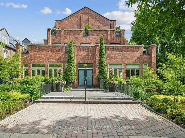 65 Sheldrake Blvd #112, Toronto, ON M4P 2B1