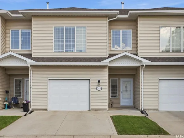 212 Mount Royal PLACE, Regina, SK S4T 7X9
