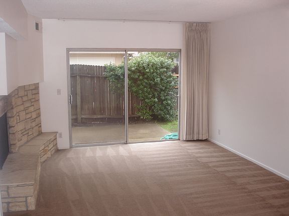 2nd image of 705 Calle De Los Amigos APT B