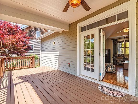 5th image of 4 Olde Cottage Ln