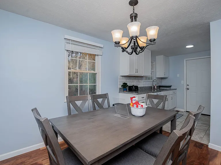 1387 Firethorne Dr — Photo 8