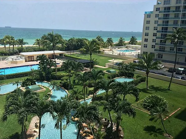 5005 Collins Ave APT 1009, Miami Beach, FL 33140