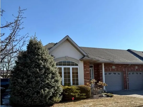 15 Oakgrove Ln, Chatham Kent, ON N7L 5R9