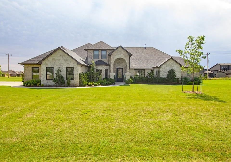 Acreage home in gated neighborhood with a small number of homes and a great HOA.  Neighborhood pool!Close to Highway access and grocery, shopping, & Deer Creek schools!