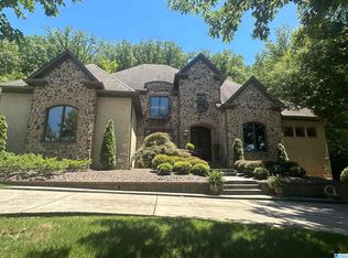 1596 Woodridge Pl, Vestavia, AL 35216