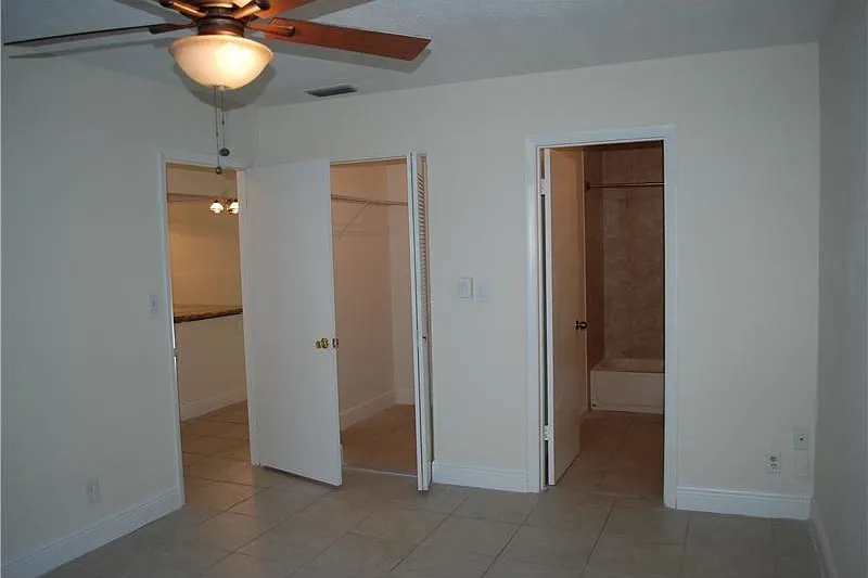 2 bed, 1.5 bath, 1000 sqft, $2,300 — Photo 4