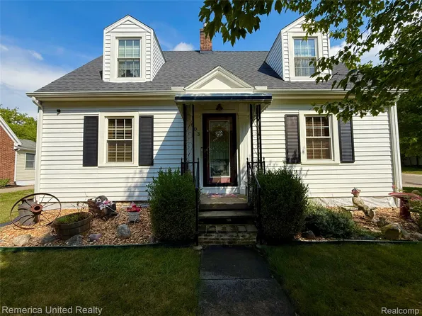 603 N Michigan Ave, Howell, MI 48843