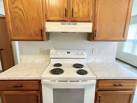 5th image of 1825 Woodvine St APT 2
