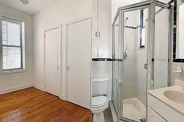 Rented by Quest Realty Sunnyside Corp | media 8