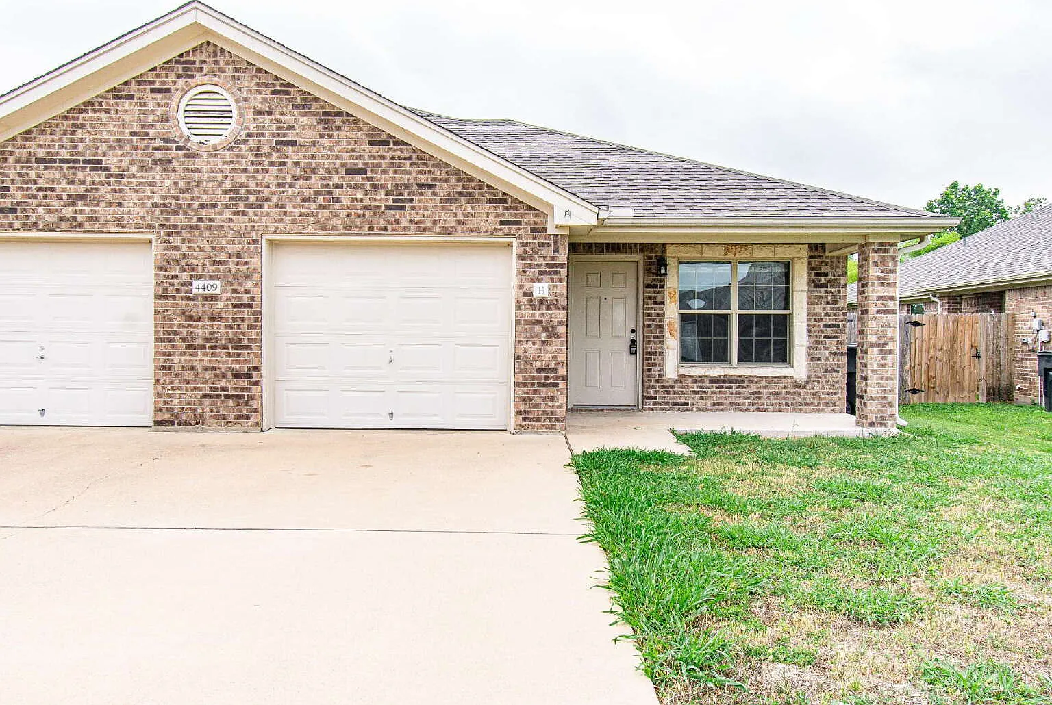 3 bed, 2.0 bath, 1316 sqft, $1,250 — Photo 1