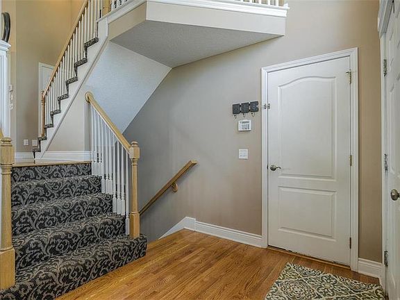 4th image of 3009 SW Saddlewood Dr