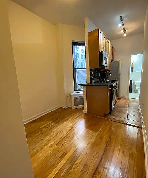 2nd image of 438 E 89th St APT 2A