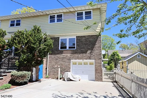 210 Walnut St Photo 1