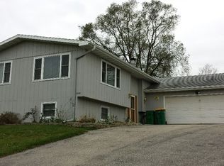 5201 Westwood Dr, McHenry, IL 60051