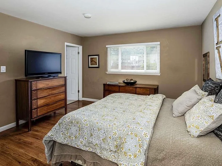 894 Santa Cruz Dr — Photo 6