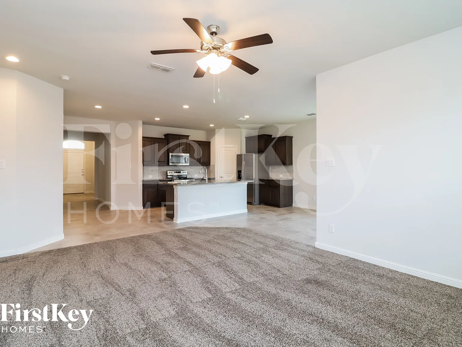 4 bed, 2.0 bath, 1676 sqft, $2,440 — Photo 3