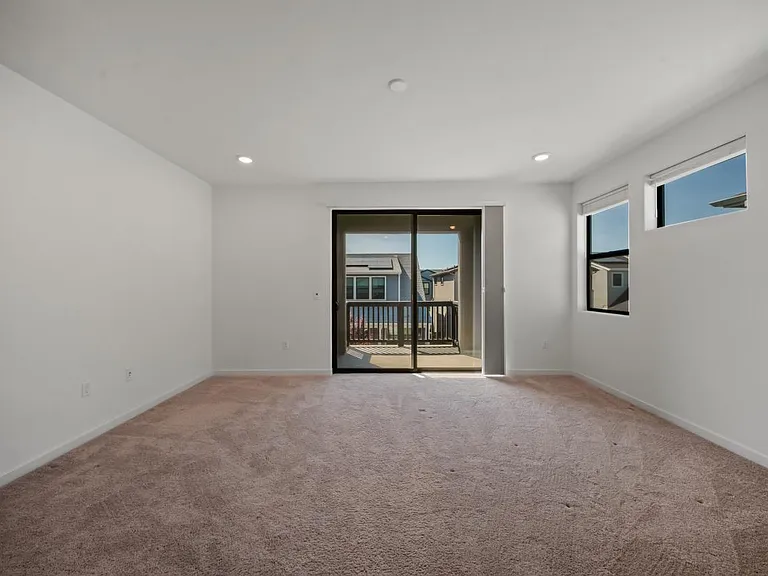 1586 Waterside Ln — Photo 23