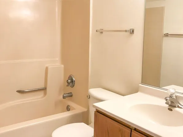 Briar919, 919 Briar Ln APT 8, Altoona, WI 54720