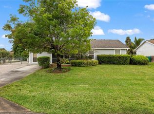 1700 42nd Ter SW, Naples, FL 34116