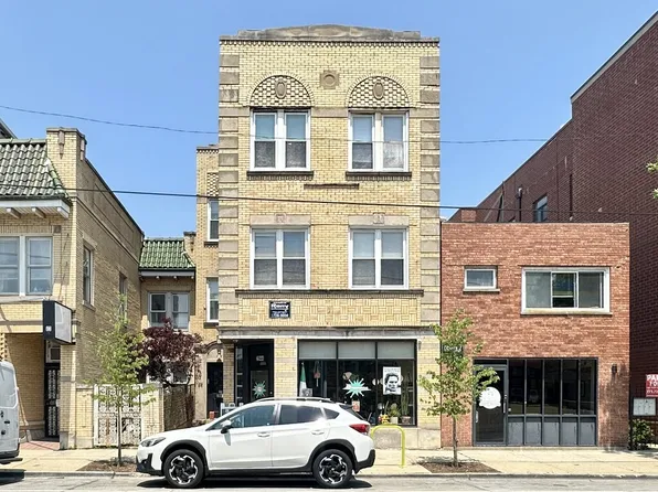 2944 W Montrose Ave, Chicago, IL