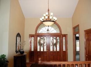 N86W27335 Fieldcrest Cir, Hartland, WI 53029