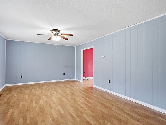 3rd image of 184 Petty Rd
