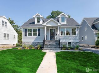 56 Grove Ave, Metuchen, NJ 08840