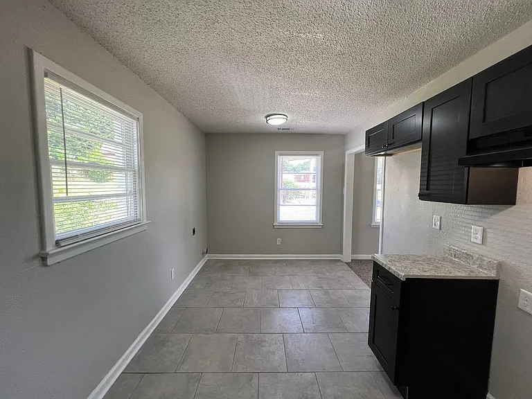 2809 Byrd Ave — Photo 3