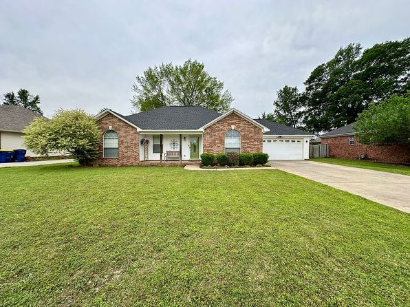 55 Wedgewood Dr