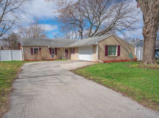 125 Mellbrook Rd, Bolingbrook, IL 60440