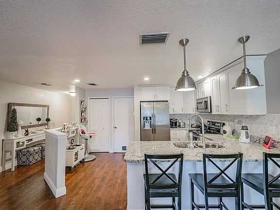 2nd image of 8548 Edgewater Place Blvd