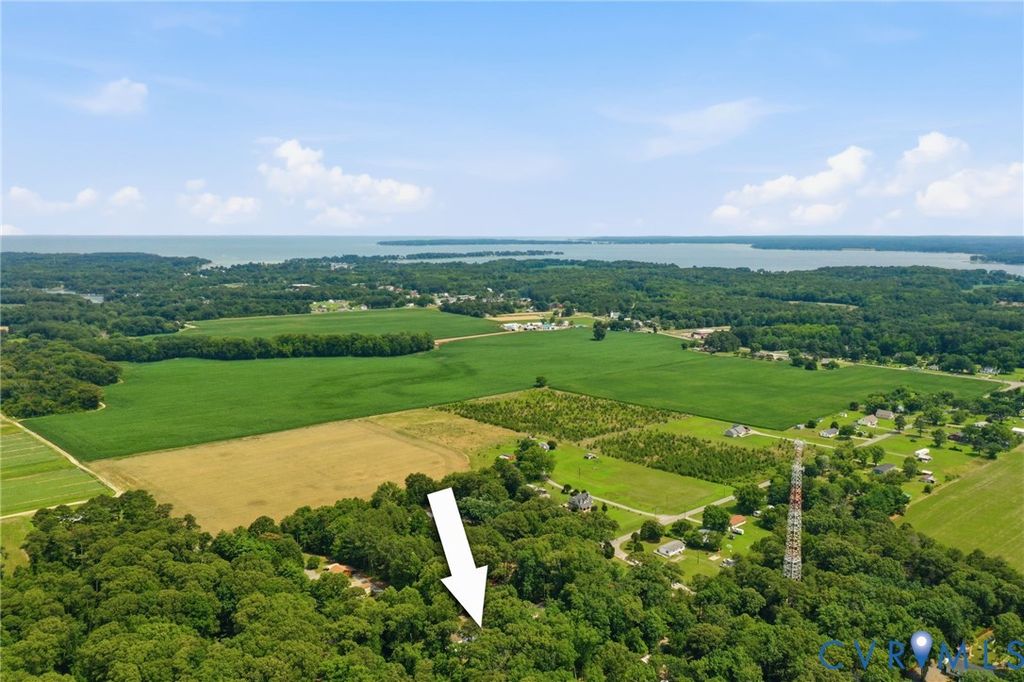 517 Crittenden Rd, Deltaville, VA - View 4