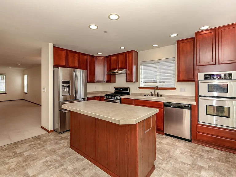 1187 Swan Loop — Photo 13