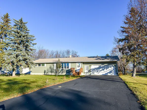 302 Sherwood Ave N, Thief River Falls, MN 56701