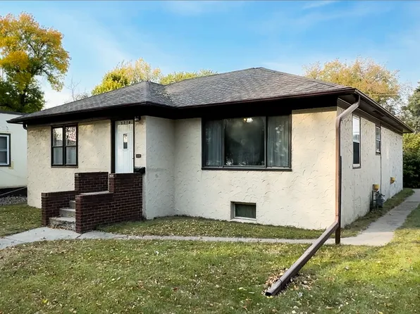 2310 2nd Ave N, Grand Forks, ND 58203