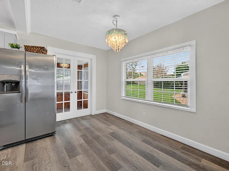 398 Golf Blvd — Photo 9