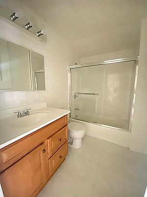 4th image of 1276 E 69th St APT 3