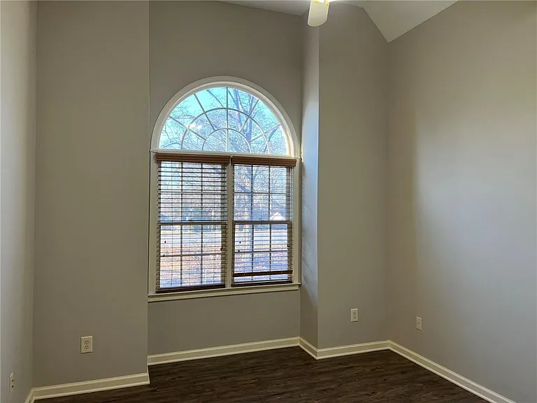 2476 Sewell Mill Rd — Photo 28