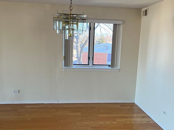 4th image of 2086 Saint Johns Ave APT 302