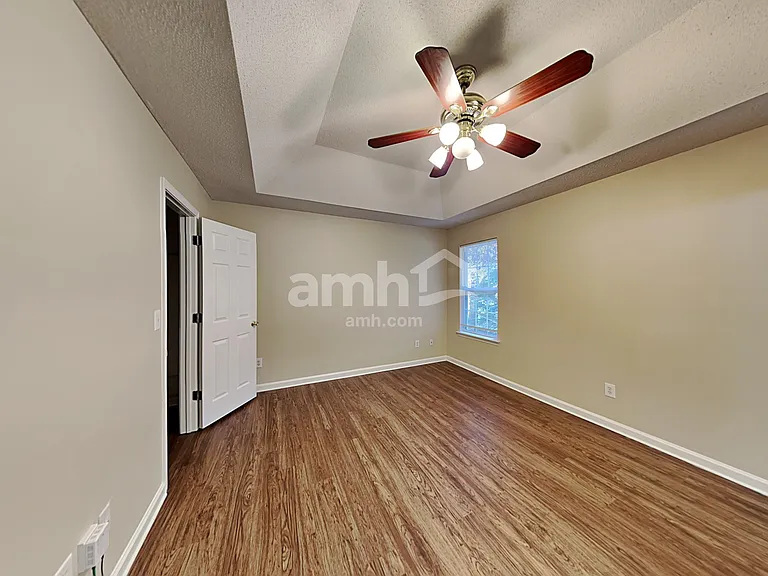 372 Emerald Pines Dr — Photo 8