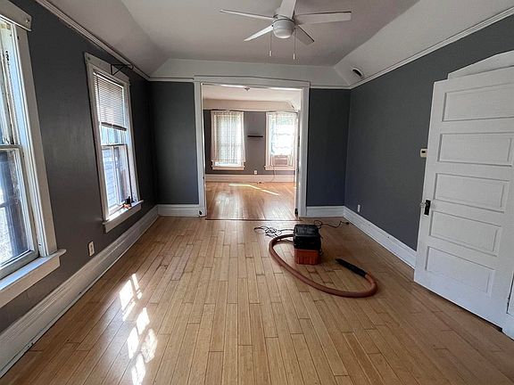 5th image of 3530 W Lyndale St Unit 1