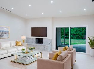 16840 Superior St, North Hills, CA 91343