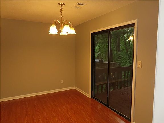 4th image of 5581 Windwood Rd