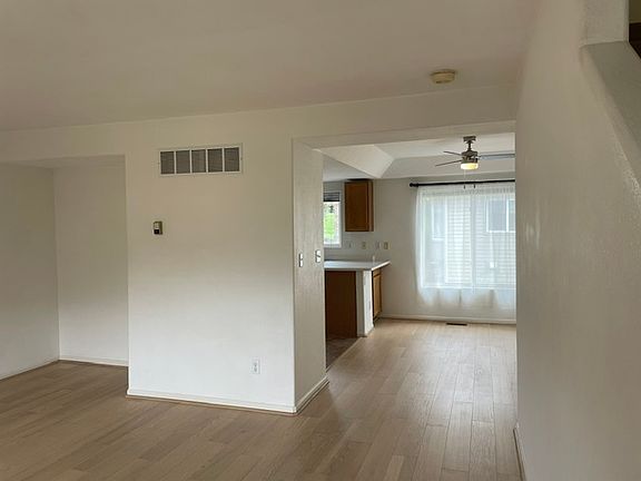 4th image of 421 Anvil Way