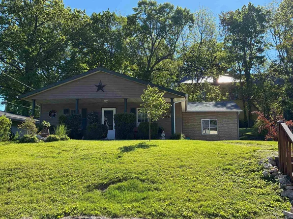 17 Boyer St, Williamsport, IN 47993