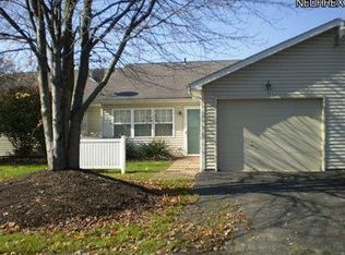 1385 Red Tail Hawk Dr, Youngstown, OH 44512