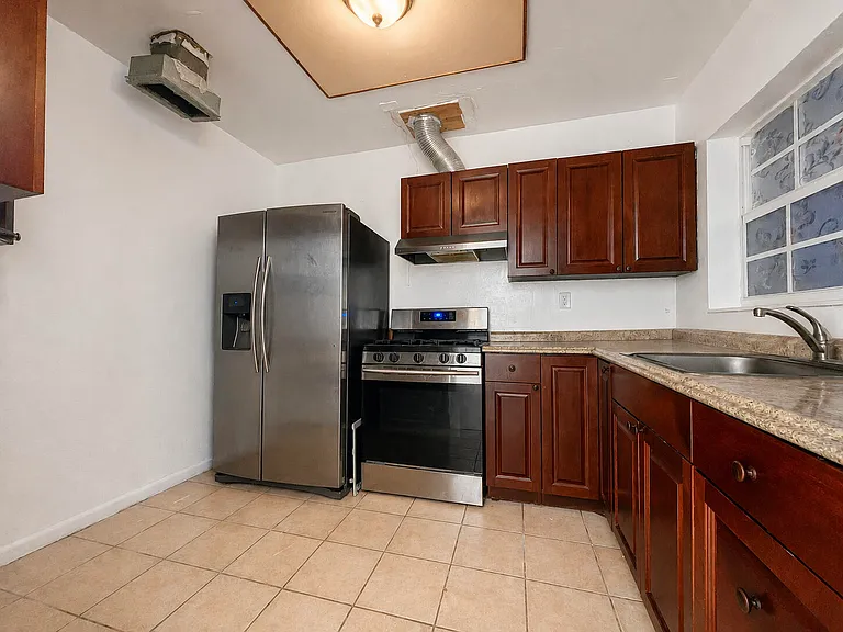 3645 NW 195th Ter — Photo 11