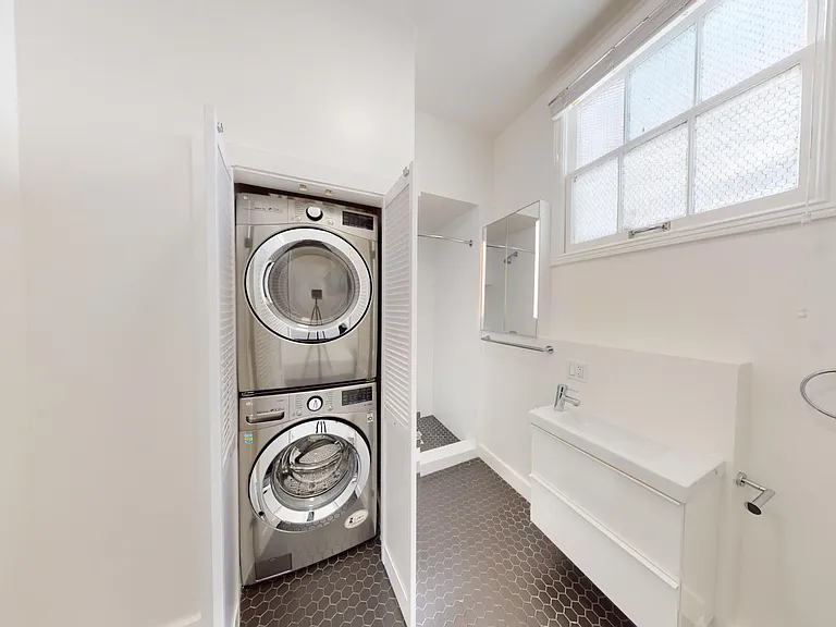 1635 Gough Street — Photo 13