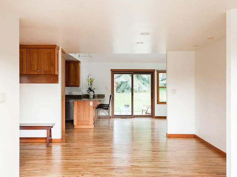 27 Payday Dr — Photo 12